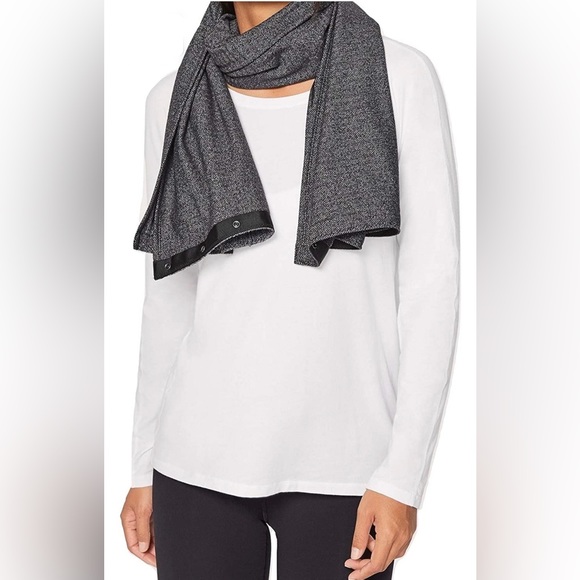 LULULEMON Rulu Scarf - Dark Heather Grey Snap Vinyasa Scarf - One Size EUC - Picture 10 of 16